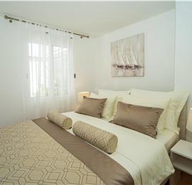 6 Bedroom Beachfront Villa with Heated Pool near Vela Luka on Korcula Island, Sleep 12
